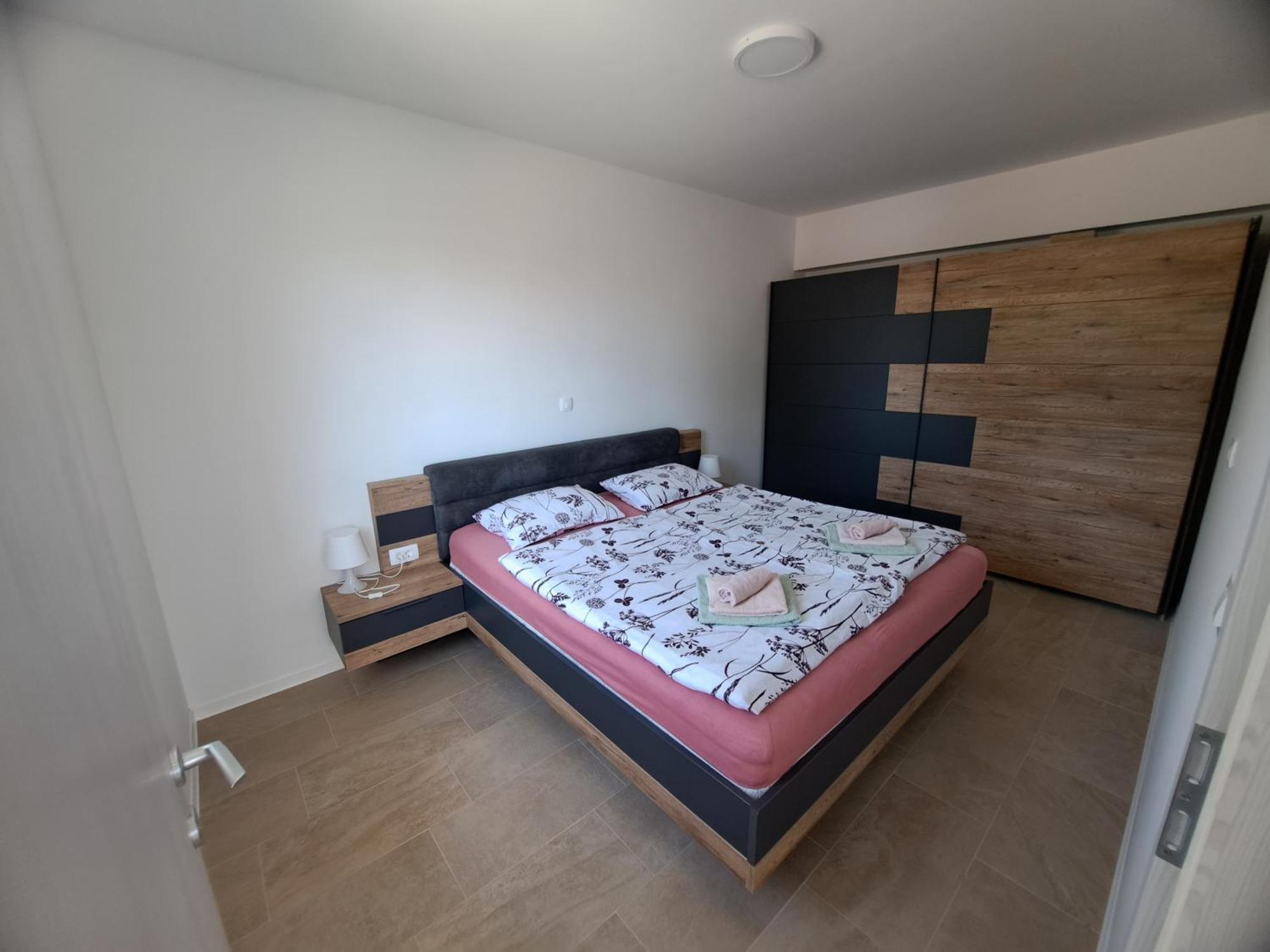 פיראן Apartments Pronavtik מראה חיצוני תמונה