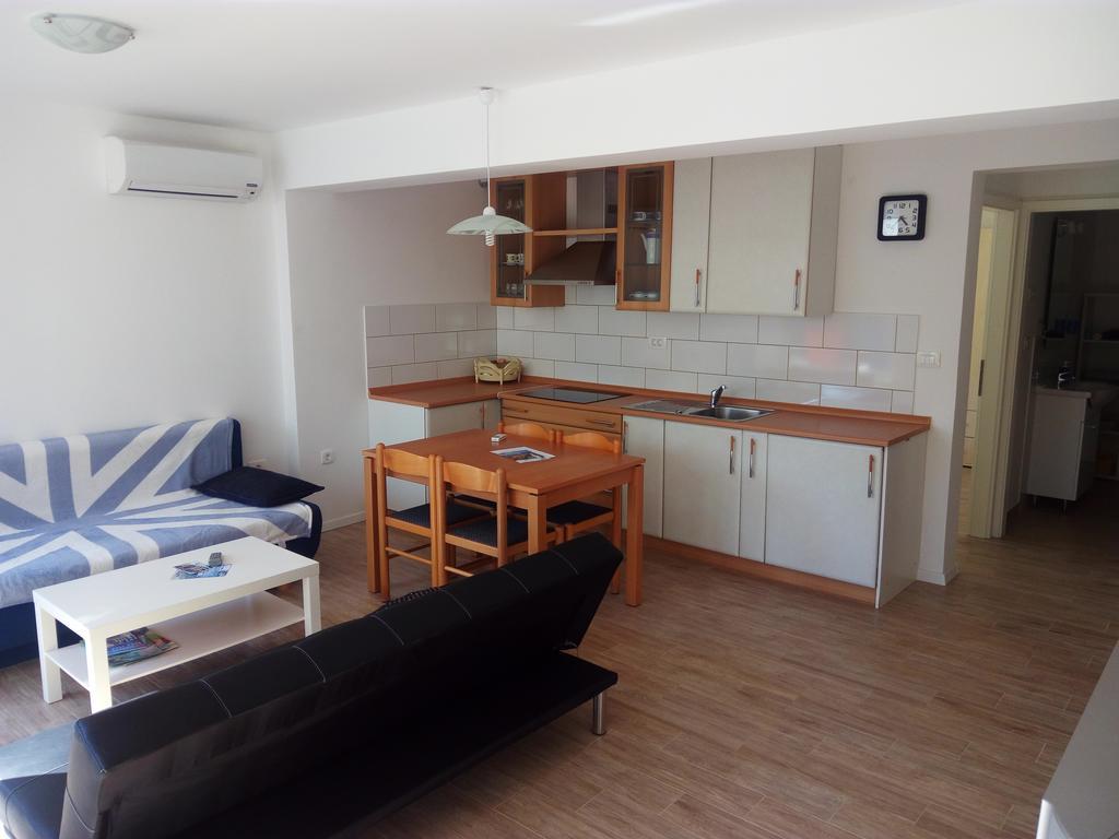 פיראן Apartments Pronavtik מראה חיצוני תמונה